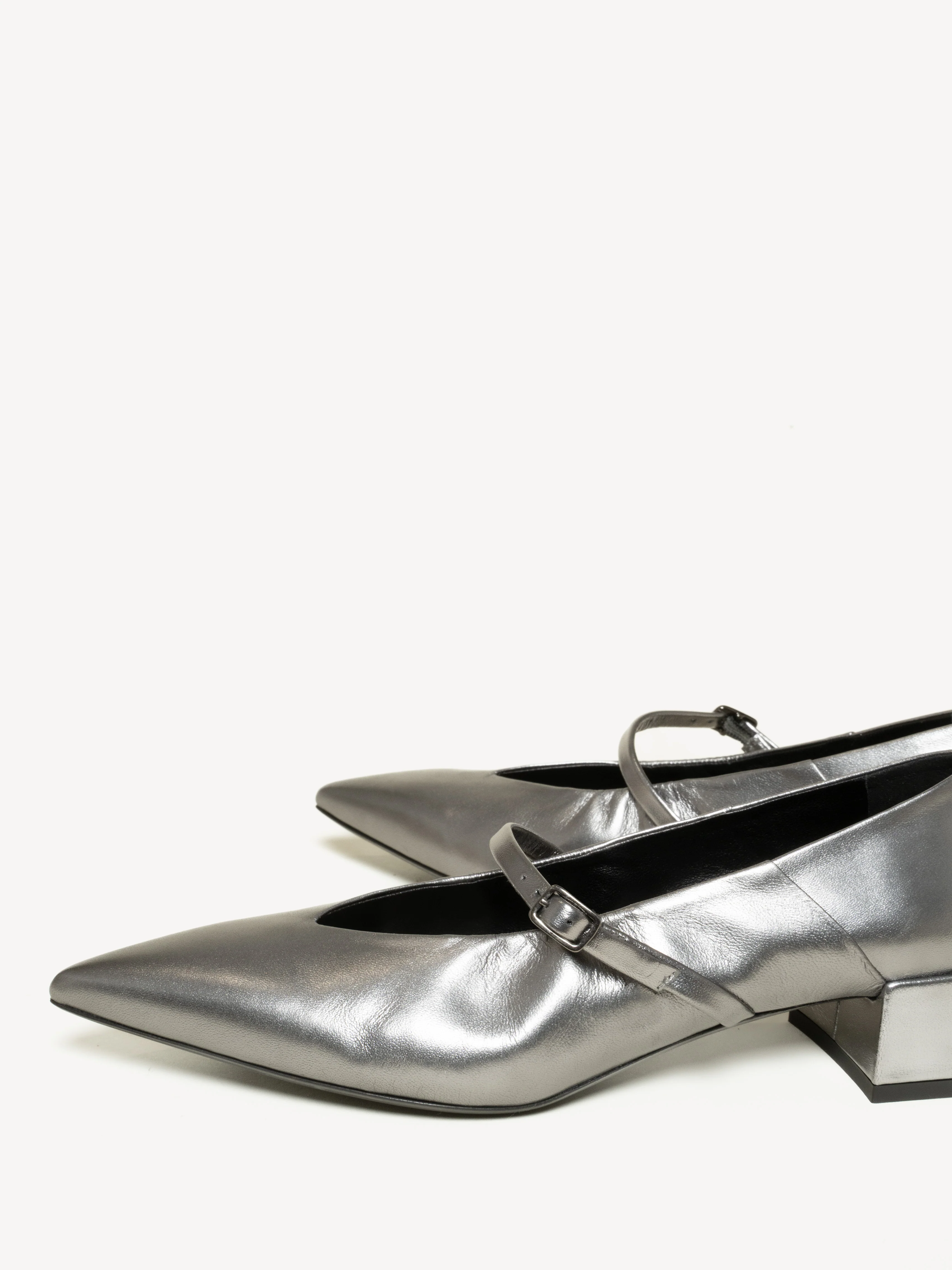 The Loriana 35MM (Sample Sale) - Image 3