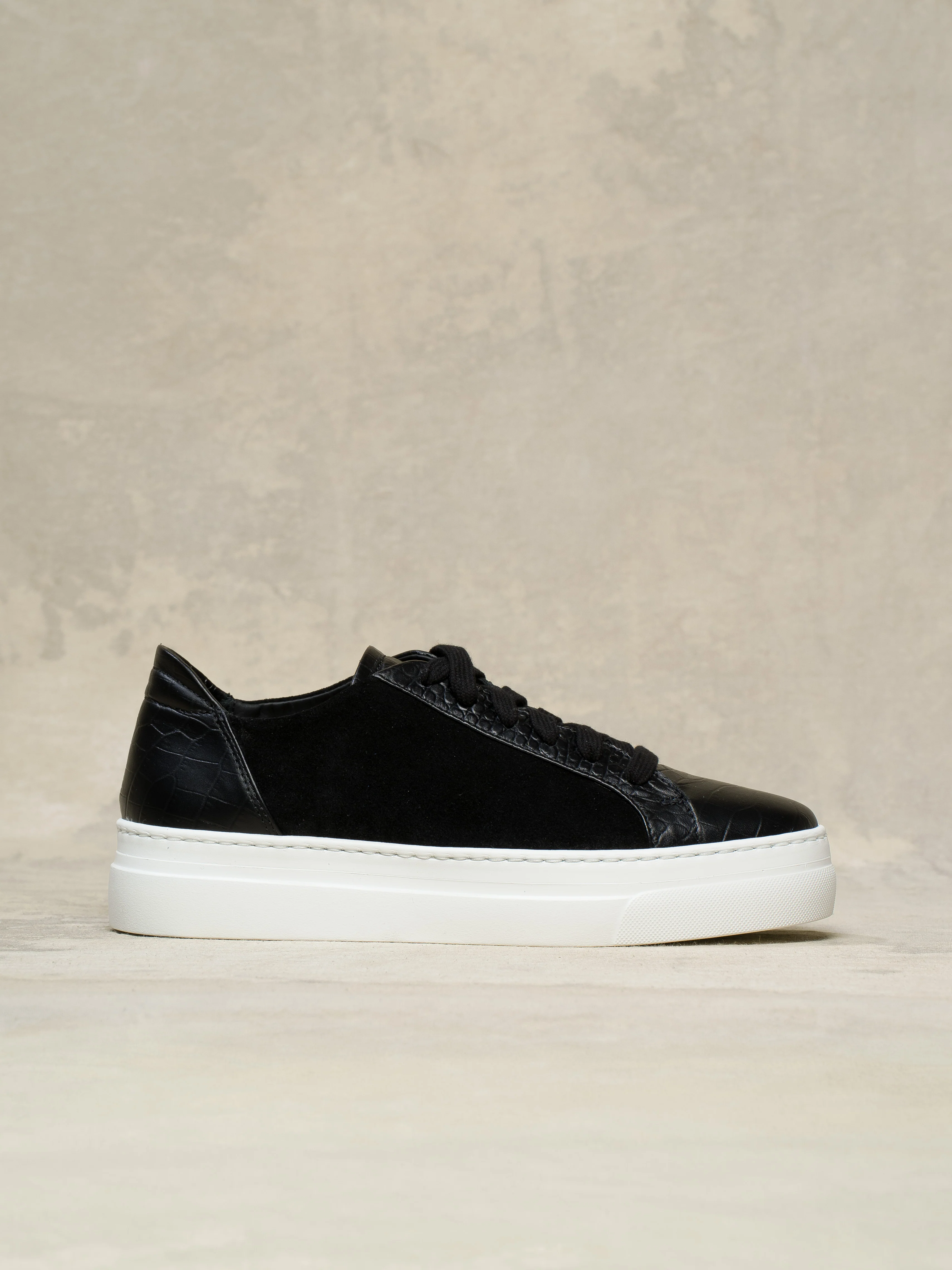 The Zeta Lace Up - Image 2